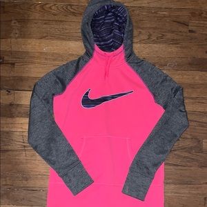 Like new Nike therma fit pullover
